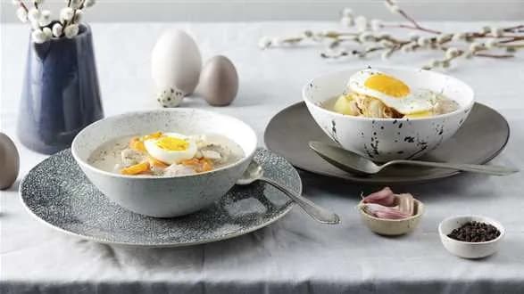 Żurek orientalny z białą kiełbasą