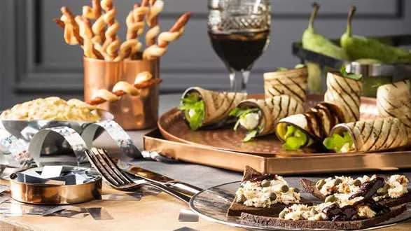 Roladki z grillowanego bakłażana z ricottą i gruszką