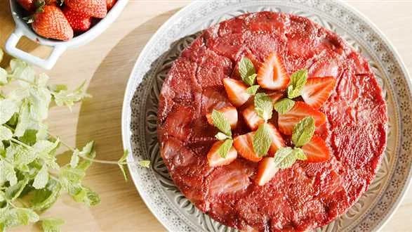 Odwrócone ciasto z truskawkami