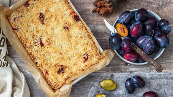 Ciasto ze śliwkami i kruszonką