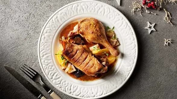 Kaczka w czerwonym winie i powidłach