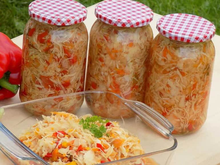 Sałatka z papryki do słoików na zimę | 3 przepisy