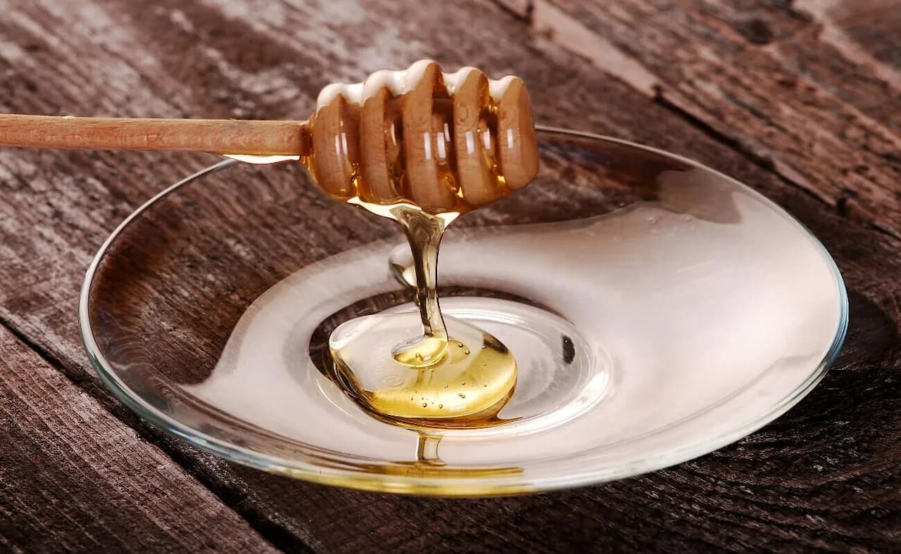 Jak roztopić miód łatwo i szybko, by uniknąć jego straty