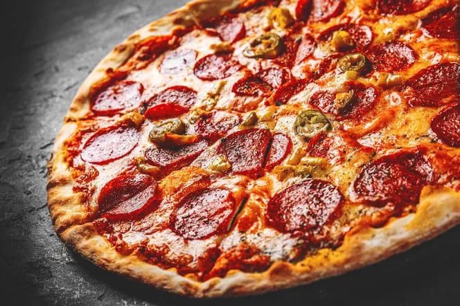 Sekrety idealnego ciasta na pizzę: Krok po kroku