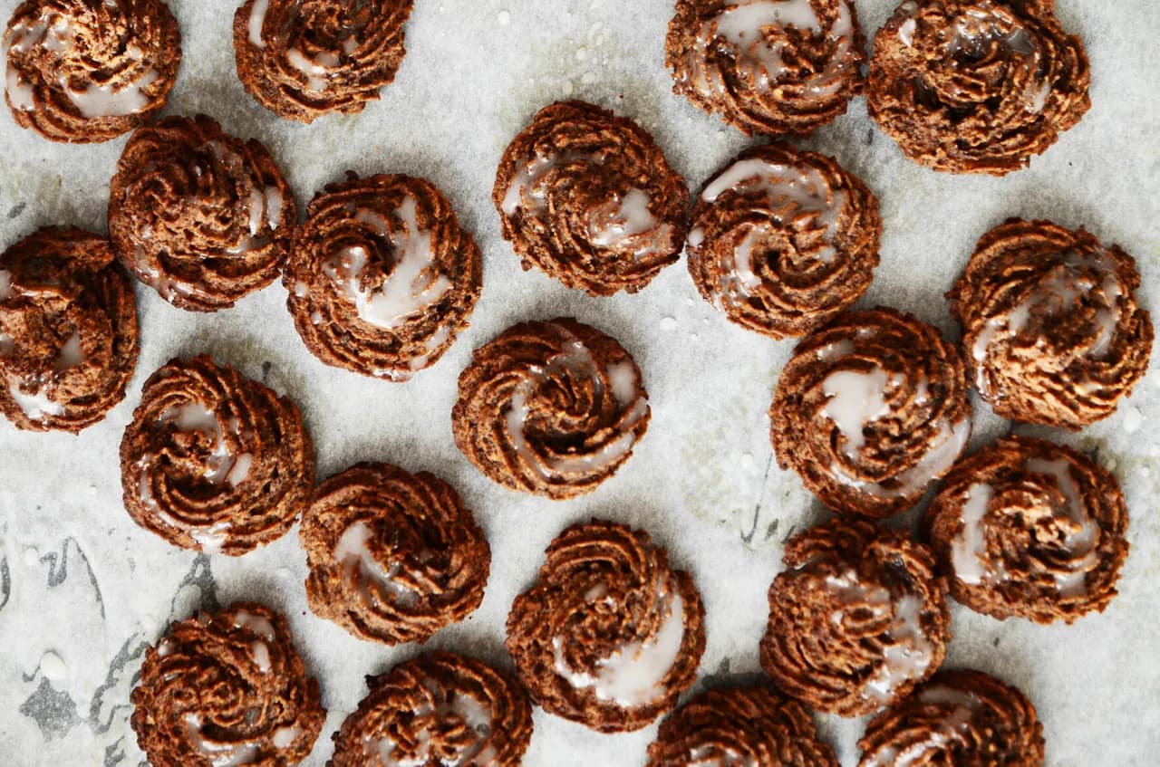 Ciastka z masą makową i mąką gryczaną, jaglaną lub ziemniaczaną