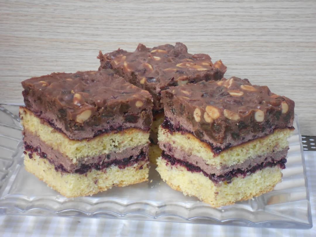 Przepis na ciasto rodzynkowiec siostry Anastazji, które zachwyca smakiem